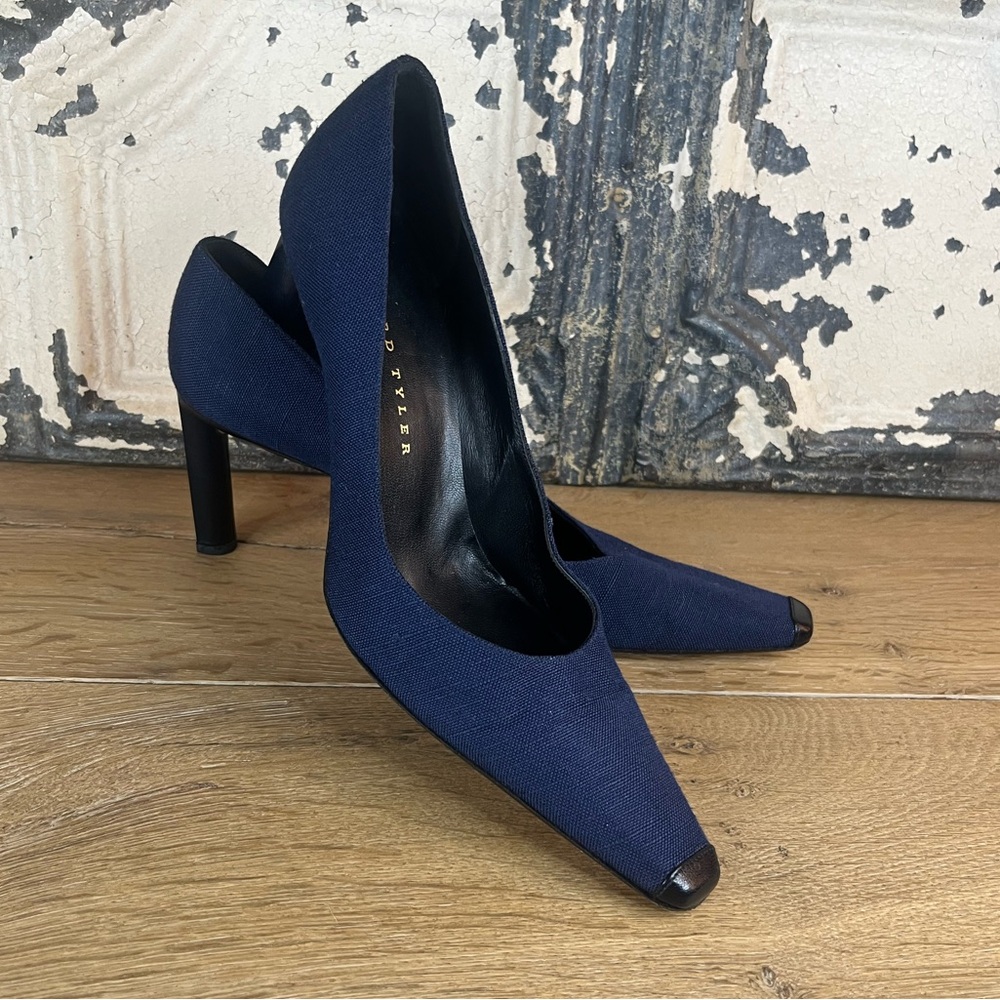 Vintage Richard Tyler Pumps Blue and Black Size 9